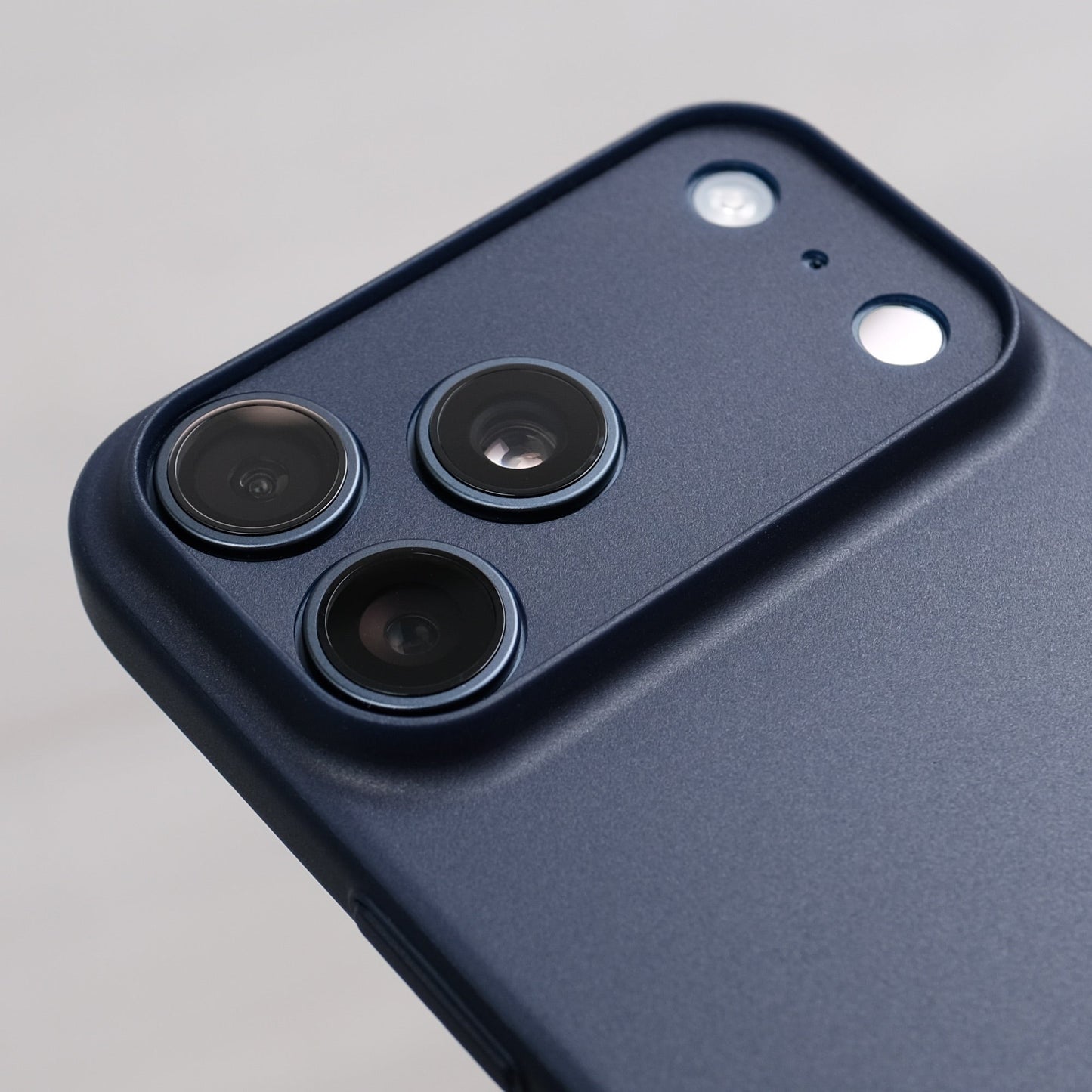 Beam Naked - for iPhone 17 Pro